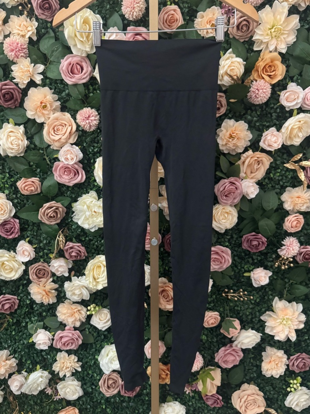SKIMS Black Smoothing Seamless Leggings